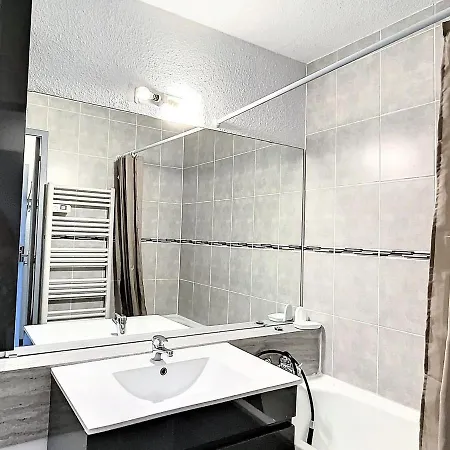 Renove Au Pied Des Pistes Avec Balcon, Wifi Gratuit Et Acces Piscine - Fr-1-267-219 Le Corbier